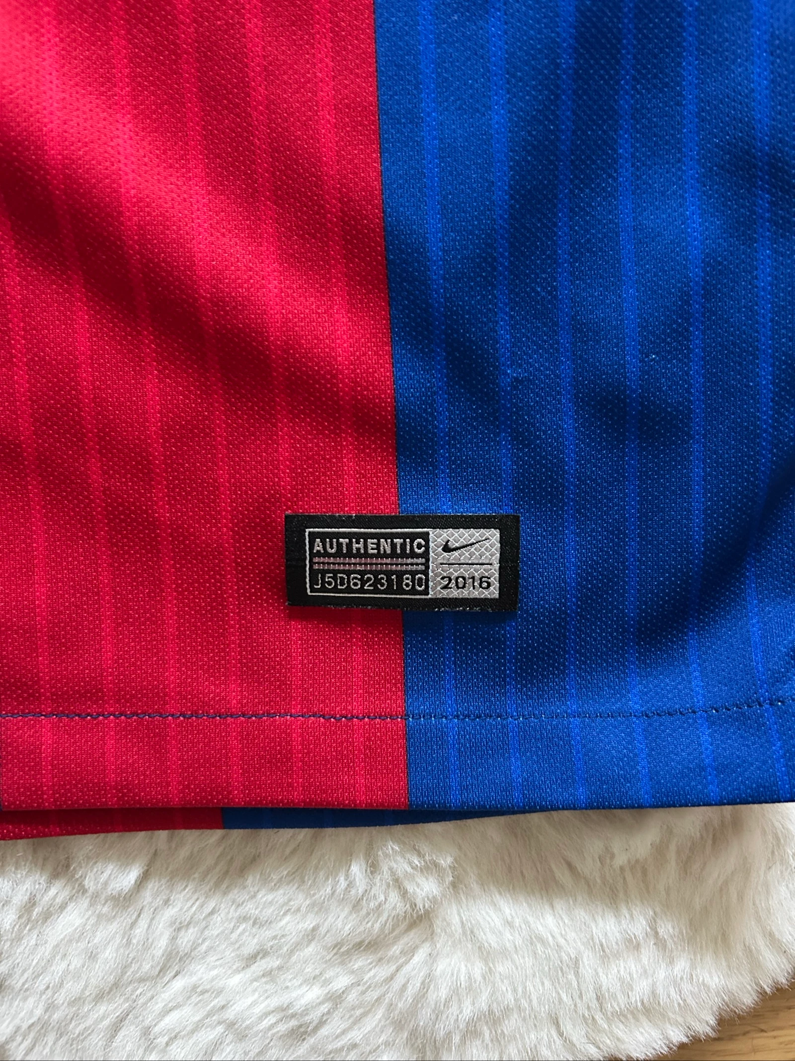 FC Barcelona 2016/2017 Jersey – Size S – photo 5